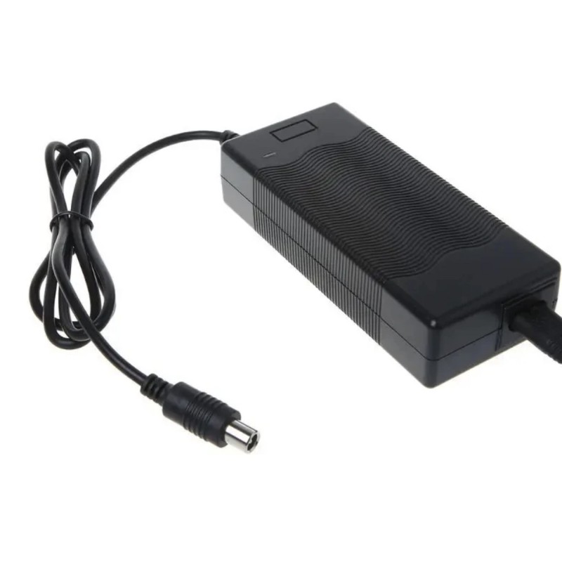 Original intern batterilader for Navee S65C, Egret Ey! 3, Yadea Artist eller lignende elektrisk sparkesykkel  - 1 Passer Navee S