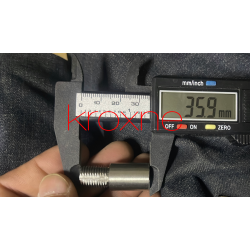 Platus jungtis varikliui su diskiniais stabdžiais sumontuoti Monorim - 3 Tuščiaviduriai varžtai su sriegiu (moterišku-vyrišku), 