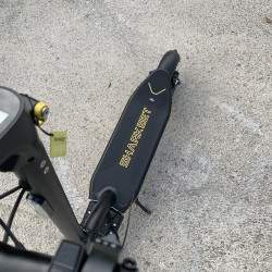 Sharkset RS1 - două motoare de 1400 W - baterie de 20 Ah - autonomie de la 50 la 70 km Sharkset - 11 Sharkset RS1 - două motoare