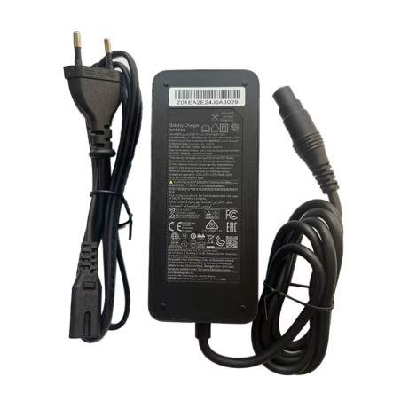 Punjač za Xiaomi Electric Scooter 4 Pro Plus skuter Xiaomi - 1 Punjač za Xiaomi Electric Scooter 4 Pro Plus skuter
Punjač za Xia